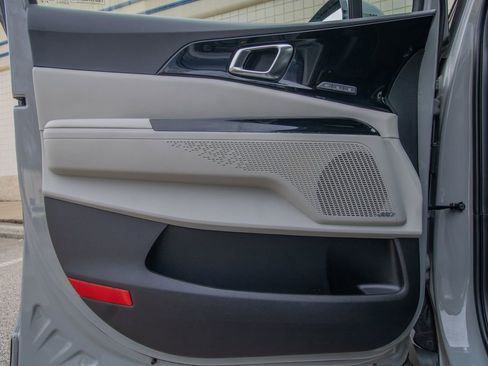 Used 2024 Kia Carnival SX Prestige image 10