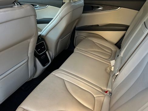 Used 2016 Lincoln MKX Reserve w/ Technology Package image 11