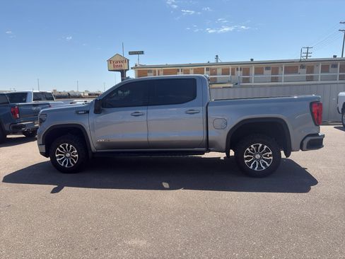 Used 2023 GMC Sierra 1500 AT4 w/ Technology Package AWD/4WD image 8
