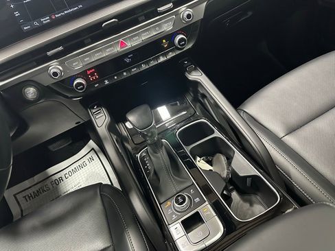 Used 2025 Kia Telluride S image 33