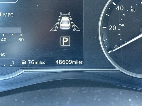 Certified 2025 Nissan Versa SV FWD image 24