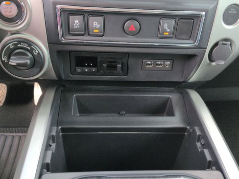 Used 2019 Nissan Titan PRO-4X w/ Pro-4x Utility Package AWD/4WD image 26