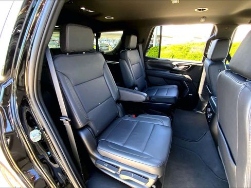 Used 2023 Chevrolet Tahoe LT w/ Luxury Package image 18