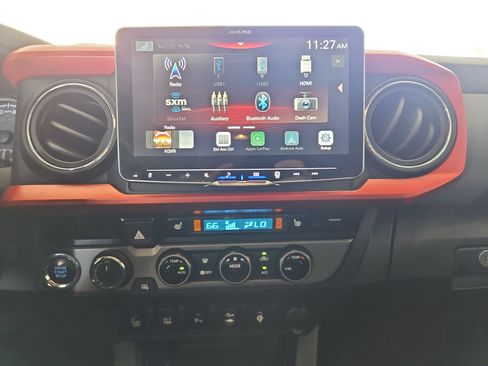 Used 2016 Toyota Tacoma TRD Sport w/ Premium & Technology Package AWD/4WD image 14