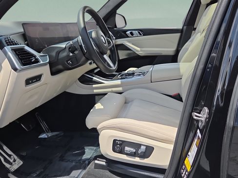Certified 2024 BMW X7 xDrive40i w/ Executive Package AWD/4WD image 9