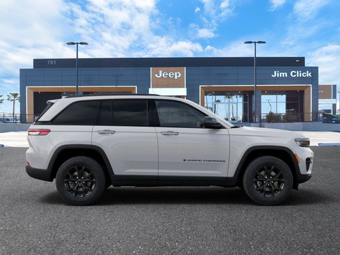 New 2025 Jeep Grand Cherokee image 21