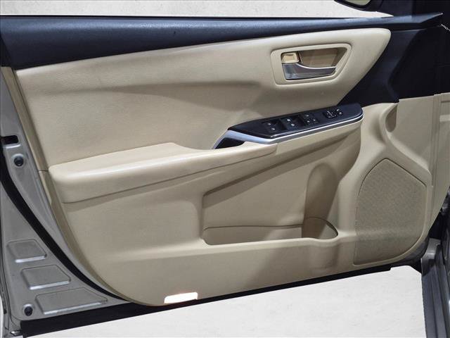 Used 2015 Toyota Camry LE FWD image 8