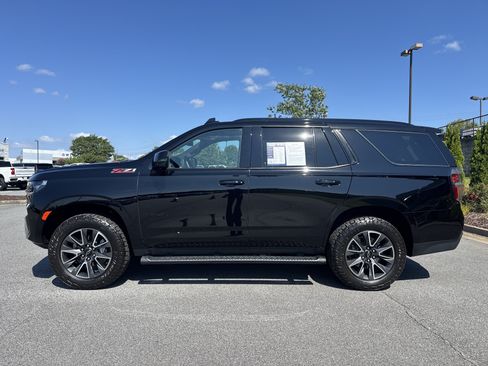 Used 2024 Chevrolet Tahoe Z71 w/ Luxury Package AWD/4WD image 7