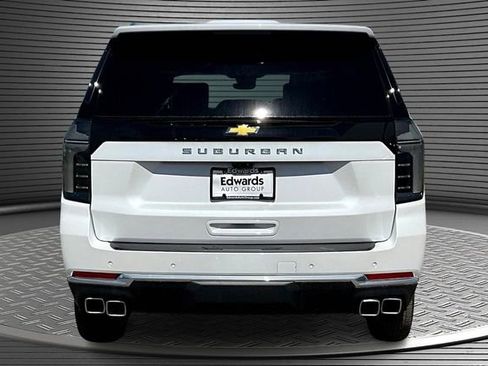 New 2025 Chevrolet Suburban High Country AWD/4WD image 4