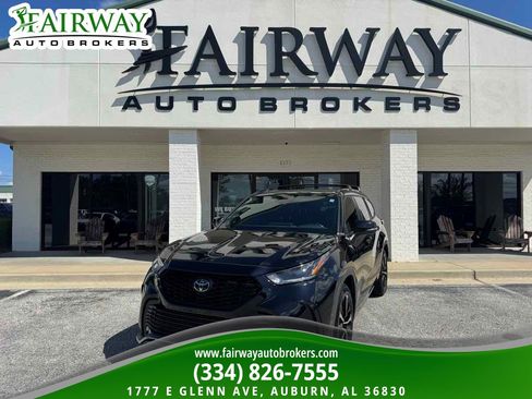 Used 2021 Toyota Highlander XSE FWD image 1