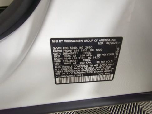 Used 2024 Volkswagen Atlas SEL Premium R-Line AWD/4WD image 45
