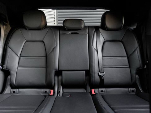 Used 2023 Porsche Cayenne GTS image 25