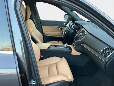 Used 2024 Volvo XC90 B6 Ultimate w/ Protection Package image 16