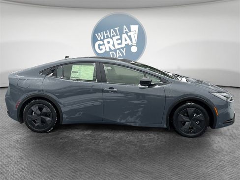 New 2026 Toyota Prius Plug-In Hybrid image 2