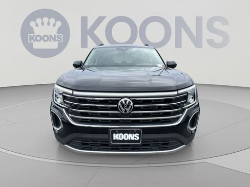 Used 2025 Volkswagen Atlas SE AWD/4WD image 4