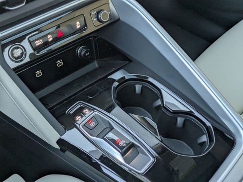 New 2025 Audi Q5 Prestige image 13