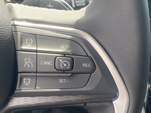 New 2025 Jeep Grand Cherokee L Laredo image 18