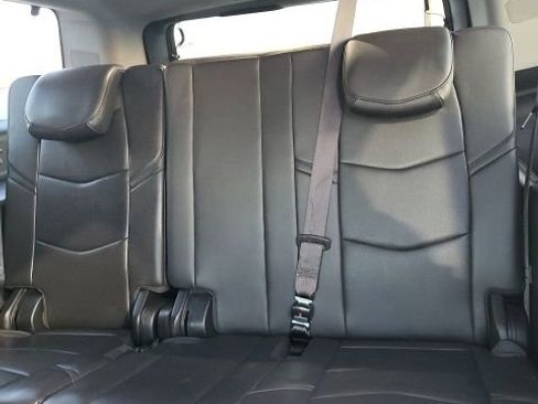 Used 2019 Cadillac Escalade ESV Premium Luxury image 17