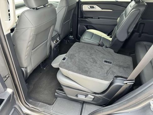 Used 2025 Ford Explorer Active w/ Active Comfort Package image 19