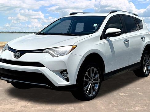 Used 2018 Toyota RAV4 Limited FWD image 4