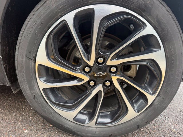 Used 2023 Chevrolet Bolt EUV Premier w/ Sun & Sound Package FWD image 11