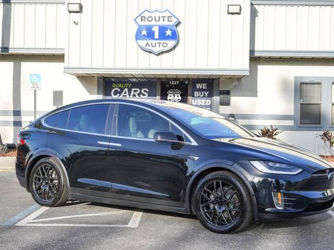 Used 2017 Tesla Model X 75D AWD/4WD image 4