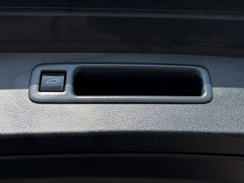 Used 2023 Toyota Highlander XLE FWD image 11