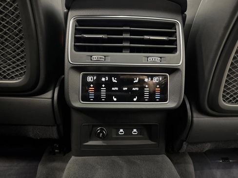 Used 2023 Audi SQ8 Prestige w/ Prestige Package image 34