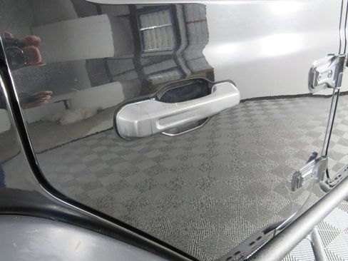 Used 2021 Jeep Wrangler Unlimited Rubicon image 32