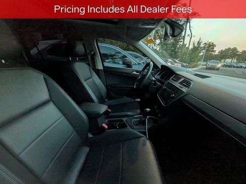 Used 2021 Volkswagen Tiguan SE FWD image 8