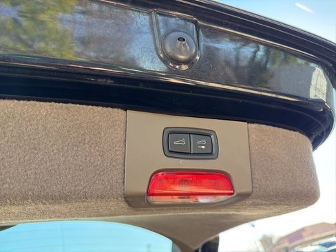 Used 2014 Porsche Cayenne Turbo S image 11