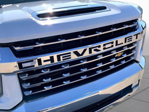 Used 2021 Chevrolet Silverado 2500 LTZ AWD/4WD image 46