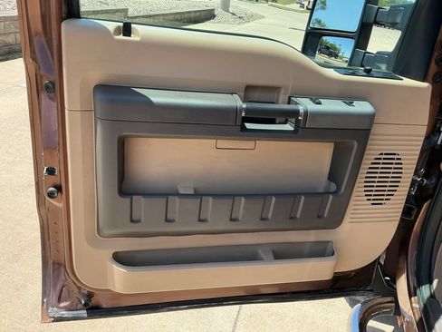 Used 2011 Ford F250 XLT w/ XLT Interior Pkg AWD/4WD image 8