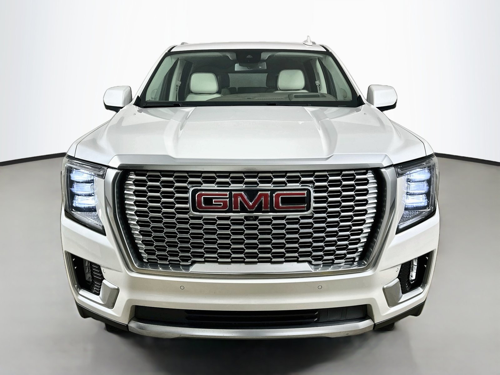 Used 2023 GMC Yukon XL Denali w/ LPO, Floor Liner Package AWD/4WD image 2