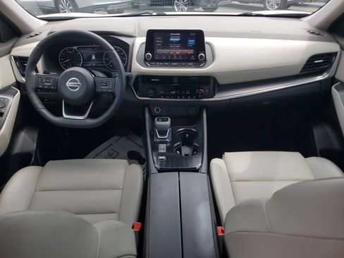 Used 2021 Nissan Rogue SV w/ Premium Package FWD image 17