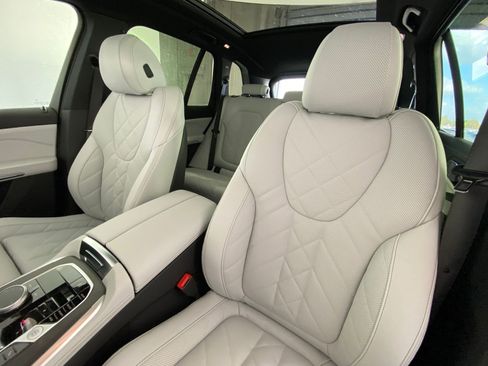 Used 2026 BMW X5 sDrive40i w/ Premium Package image 22