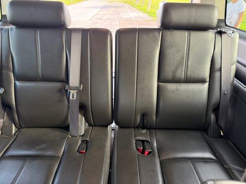 Used 2011 Chevrolet Suburban LT w/ Texas Edition RWD image 19