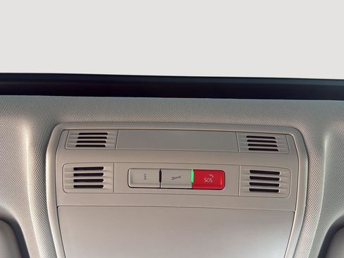 Used 2023 Volkswagen Taos SE image 20