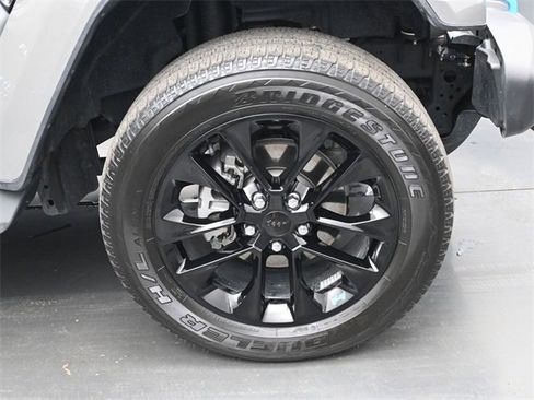 Used 2023 Jeep Wrangler Unlimited Sahara image 35
