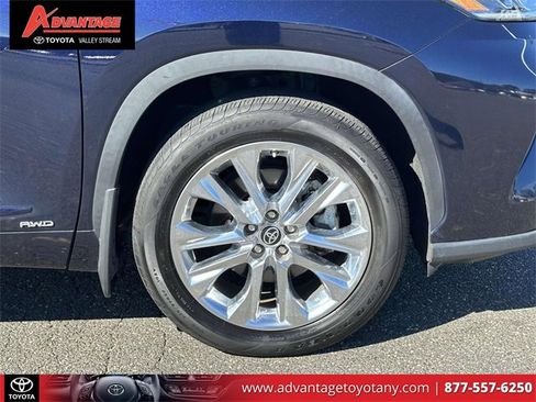 Used 2023 Toyota Highlander Limited image 11