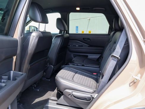 Used 2023 Nissan Pathfinder Rock Creek AWD/4WD image 13