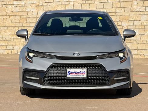Used 2020 Toyota Corolla SE FWD image 2