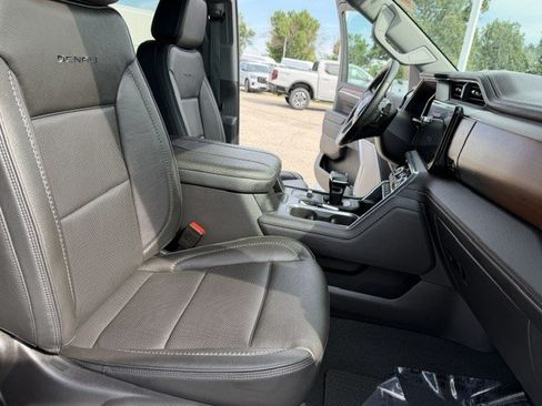 Used 2025 GMC Sierra 1500 Denali w/ Denali Reserve Package AWD/4WD image 46