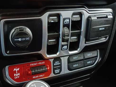 Used 2021 Jeep Wrangler Unlimited Rubicon w/ Xtreme Recon 35" Tire Package image 27