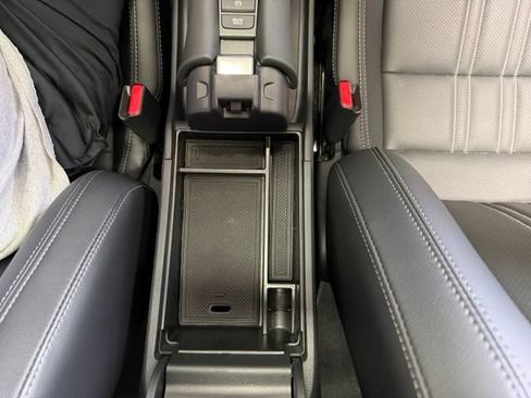 Used 2025 Honda HR-V EX-L image 42