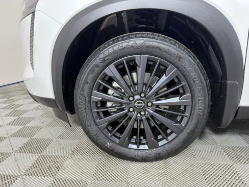 New 2026 Nissan Pathfinder SL w/ SL Premium Package image 10