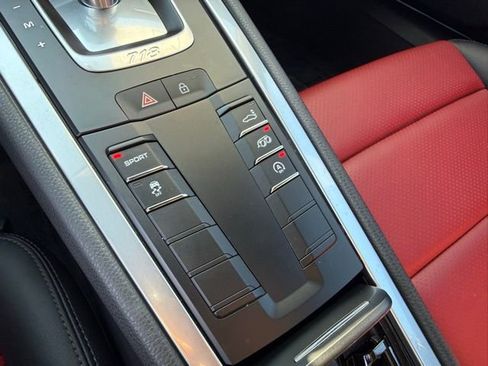 Used 2024 Porsche 718 Cayman image 15