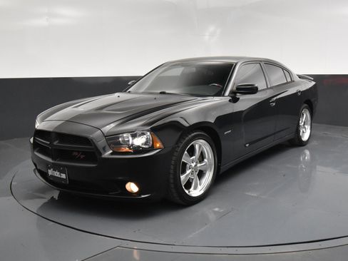 Used 2013 Dodge Charger R/T image 2