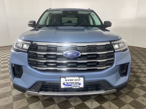 Used 2025 Ford Explorer Active AWD/4WD image 23