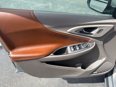 Used 2017 Chevrolet Malibu LT w/ Leather Package image 17